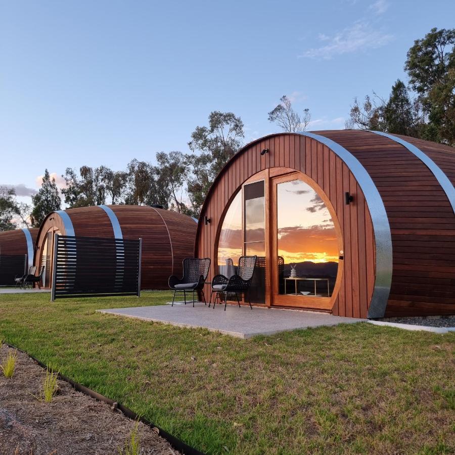 Barrel View Luxury Cabins Ballandean エクステリア 写真